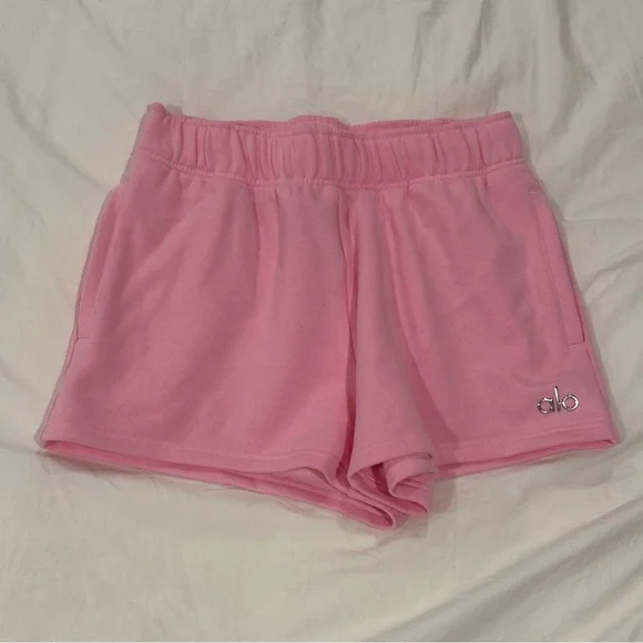 Alo Yoga Sweet Pink Accolade Shorts - Picture 6 of 10